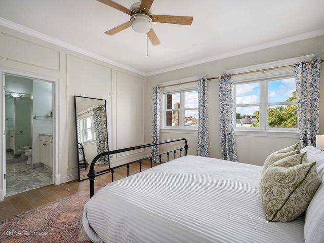 1718 W Superior Street 2E, Chicago, IL 60622