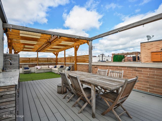 1718 W Superior Street 2E, Chicago, IL 60622