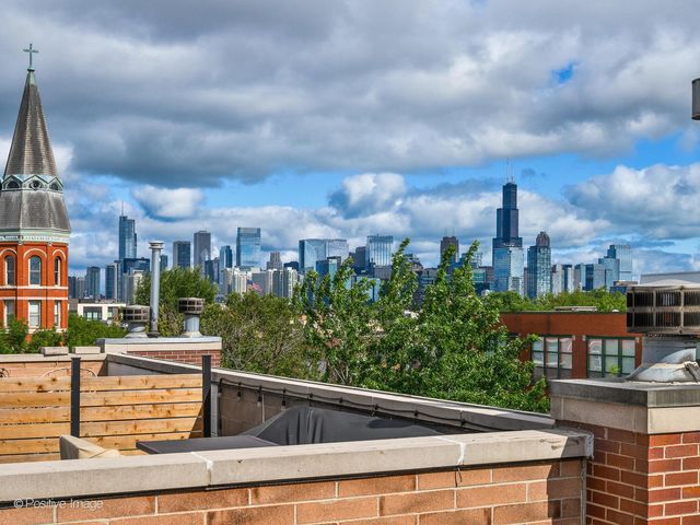 1718 W Superior Street 2E, Chicago, IL 60622