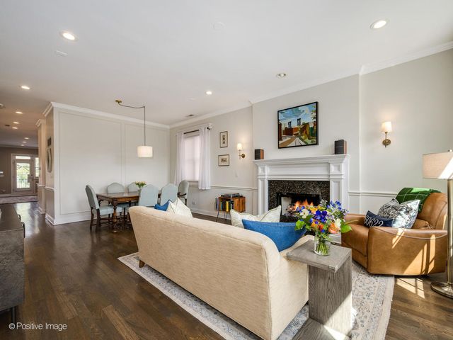 1718 W Superior Street 2E, Chicago, IL 60622