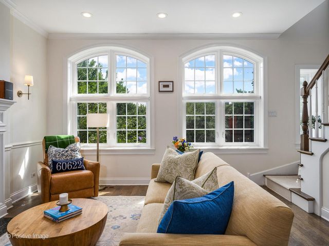 1718 W Superior Street 2E, Chicago, IL 60622