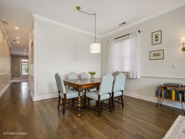 1718 W Superior Street 2E, Chicago, IL 60622