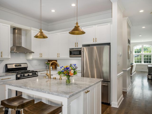 1718 W Superior Street 2E, Chicago, IL 60622