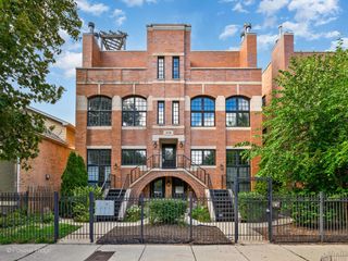 1718 W Superior Street 2E, Chicago, IL 60622
