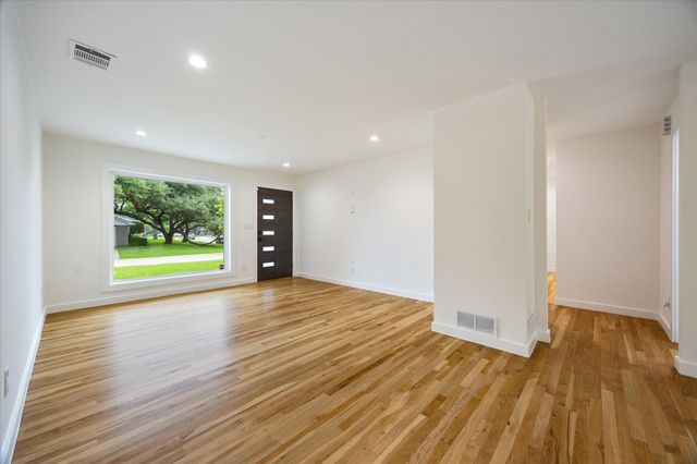 7039 Bucknell Drive, Dallas, TX 75214