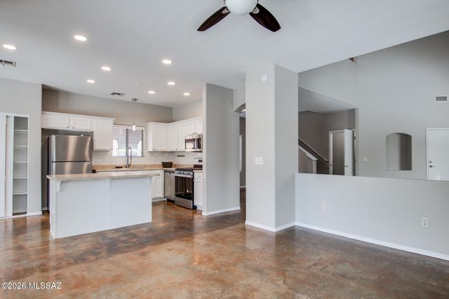 13206 E Alley Spring Drive, Vail, AZ 85641