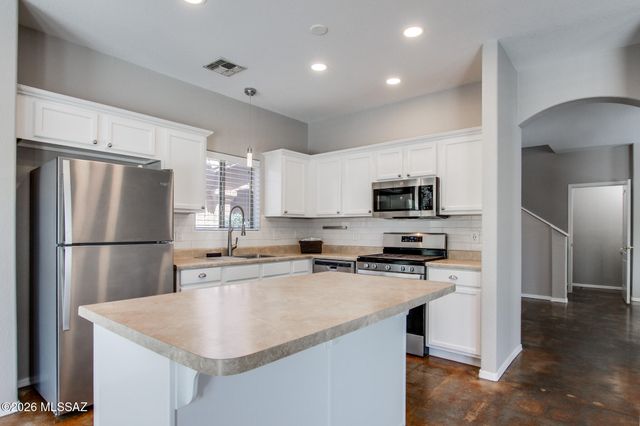 13206 E Alley Spring Drive, Vail, AZ 85641