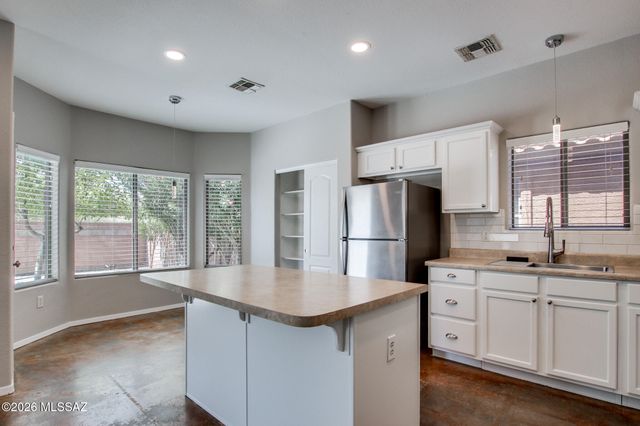 13206 E Alley Spring Drive, Vail, AZ 85641