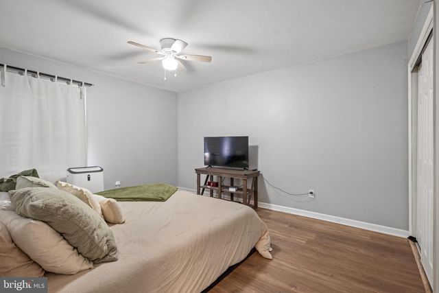 9 LAWRENCE CT, Sicklerville, NJ 08081