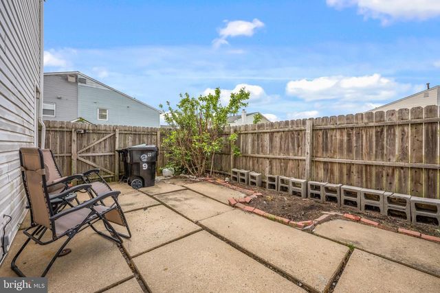 9 LAWRENCE CT, Sicklerville, NJ 08081