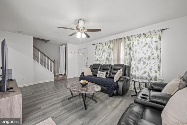 9 LAWRENCE CT, Sicklerville, NJ 08081