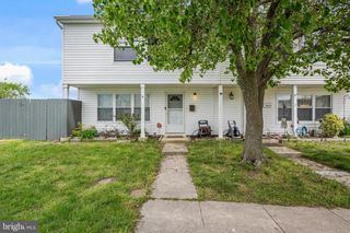 9 LAWRENCE CT, Sicklerville, NJ 08081