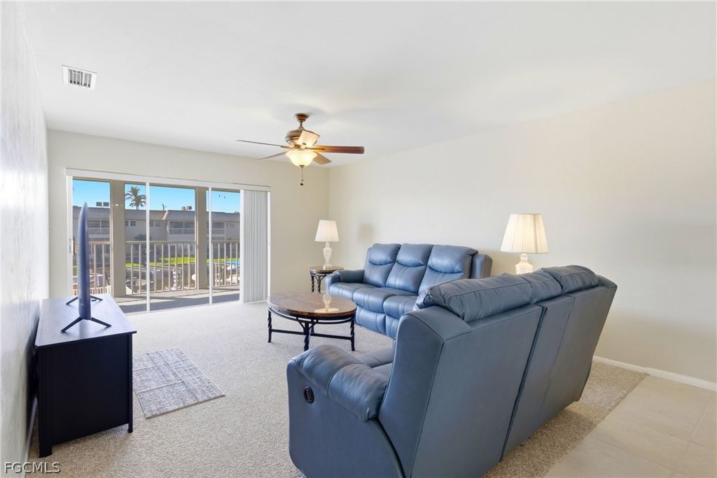 Image 7 of property listing at 1006 SE 46th ST 2C, Cape Coral, FL 33904