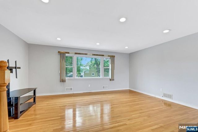 157 Highland Avenue, Bergenfield, NJ 07621