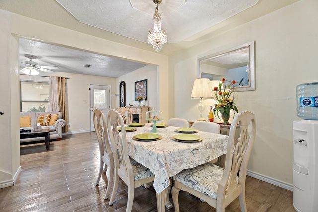 3836 Laura Leigh Drive, Friendswood, TX 77546