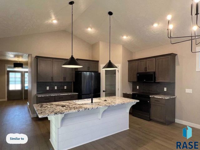 5909 S Huntwood Ave Avenue, Sioux Falls, SD 57108