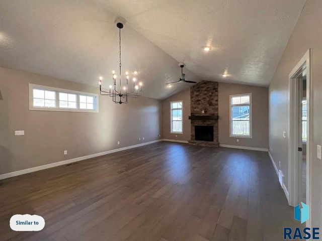 5909 S Huntwood Ave Avenue, Sioux Falls, SD 57108