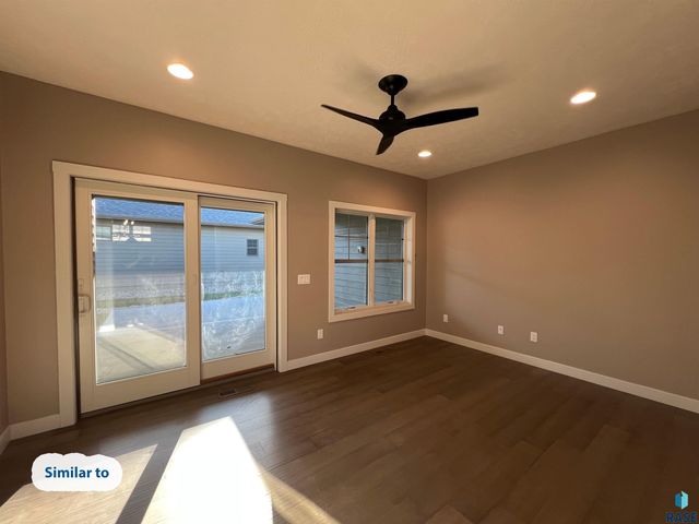 5909 S Huntwood Ave Avenue, Sioux Falls, SD 57108