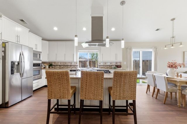 810 Capitola Drive, Hollister, CA 95023