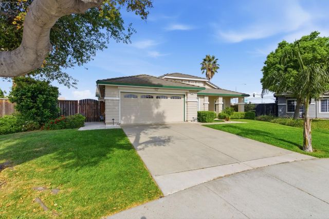 810 Capitola Drive, Hollister, CA 95023