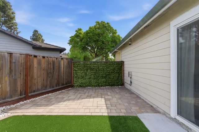 810 Capitola Drive, Hollister, CA 95023