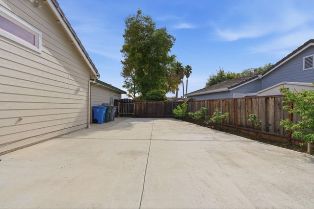810 Capitola Drive, Hollister, CA 95023