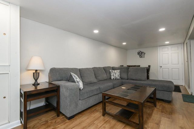 4042 S 60th STREET, Milwaukee, WI 53220