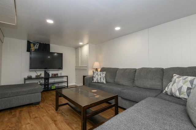 4042 S 60th STREET, Milwaukee, WI 53220