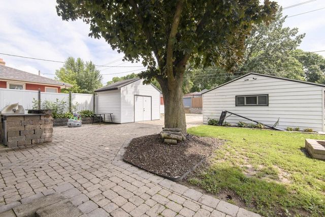4042 S 60th STREET, Milwaukee, WI 53220