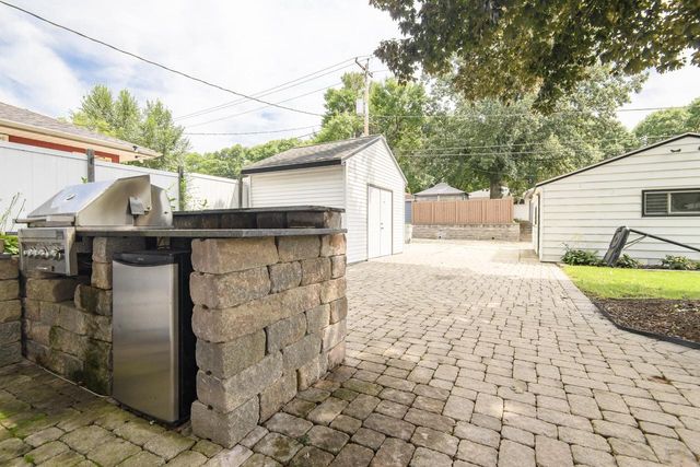 4042 S 60th STREET, Milwaukee, WI 53220