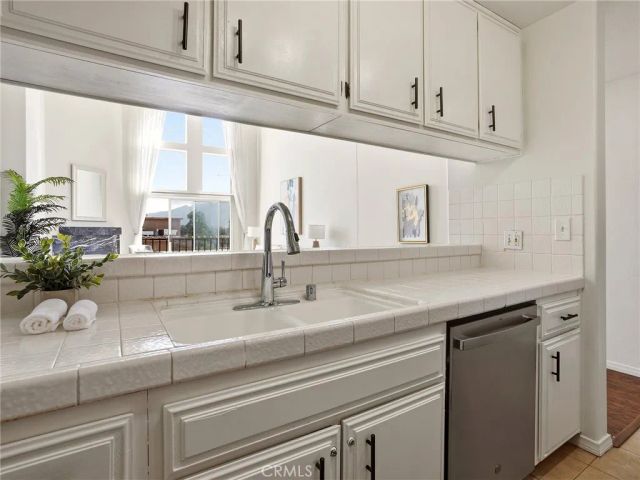 11044 Acama Street 302, Studio City, CA 91602