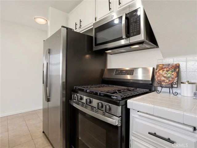 11044 Acama Street 302, Studio City, CA 91602