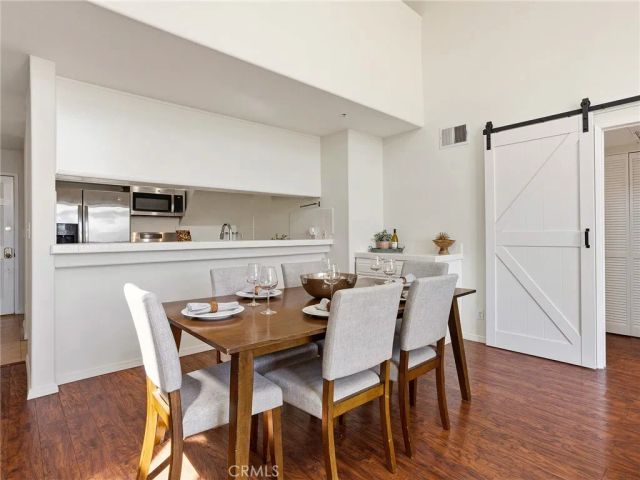 11044 Acama Street 302, Studio City, CA 91602