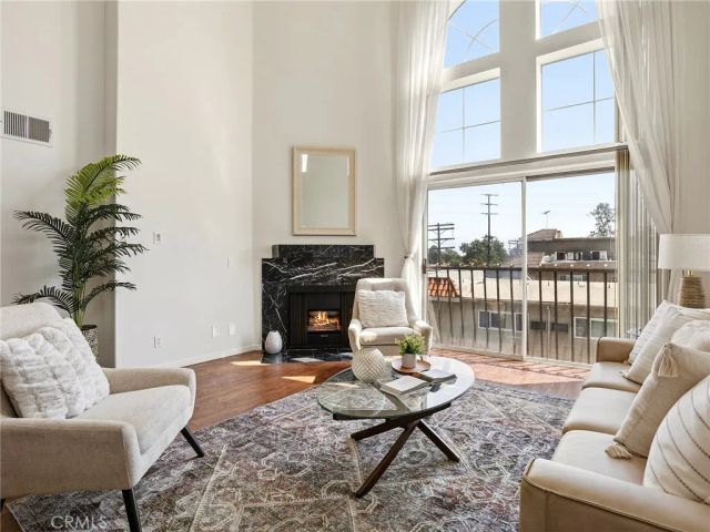 11044 Acama Street 302, Studio City, CA 91602
