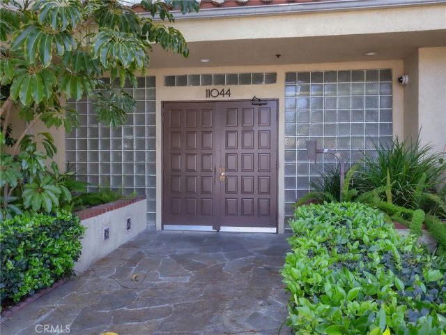 11044 Acama Street 302, Studio City, CA 91602