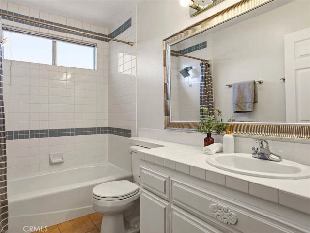 11044 Acama Street 302, Studio City, CA 91602