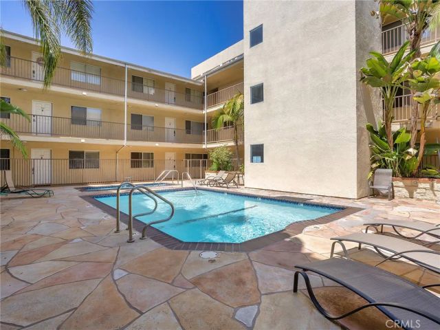 11044 Acama Street 302, Studio City, CA 91602