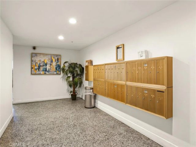 11044 Acama Street 302, Studio City, CA 91602