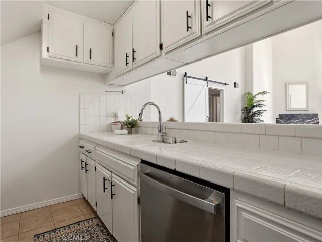 11044 Acama Street 302, Studio City, CA 91602