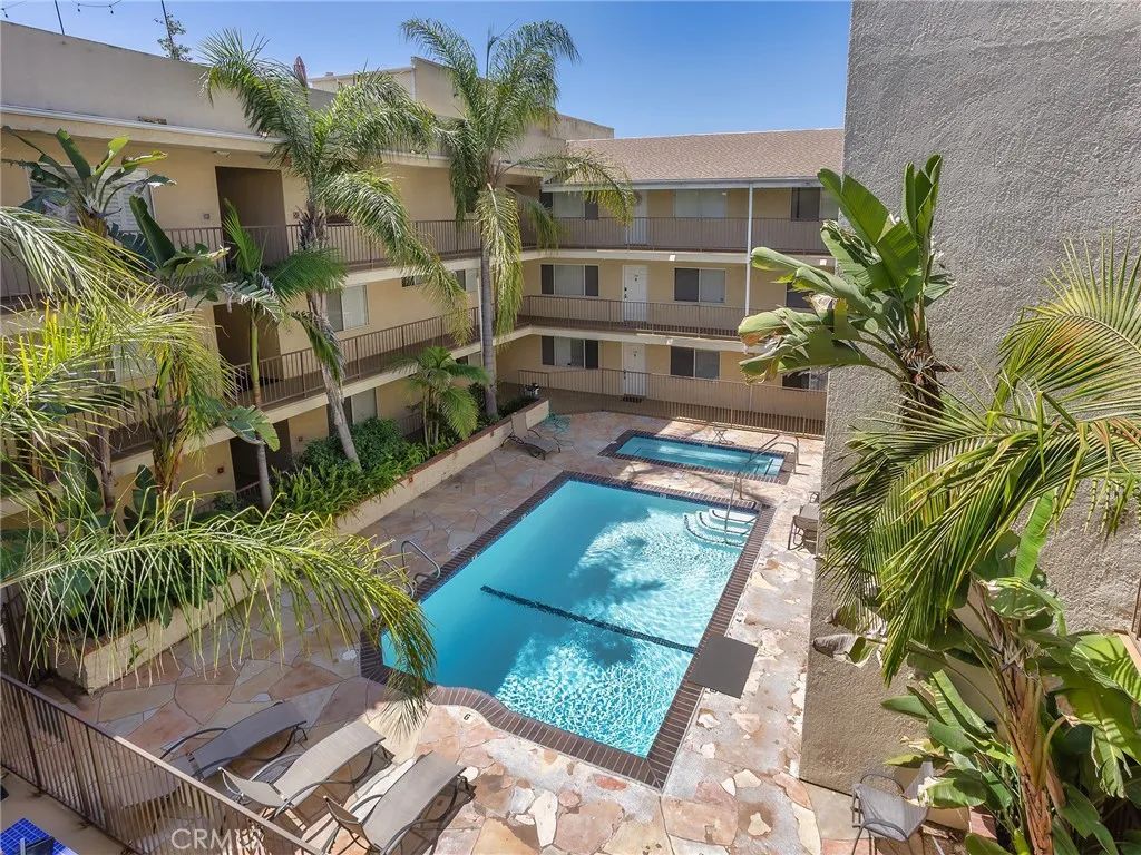 11044 Acama Street 302, Studio City, CA 91602