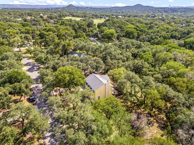 20 Westwood DR, Wimberley, TX 78676