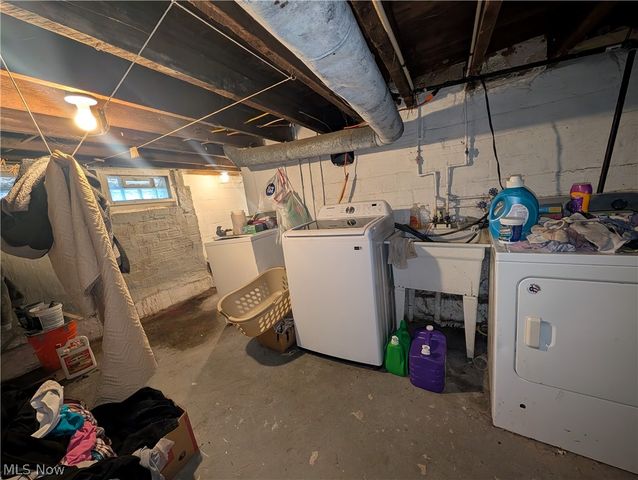 15321 Ridpath Avenue, Cleveland, OH 44110