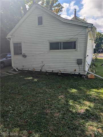 15321 Ridpath Avenue, Cleveland, OH 44110