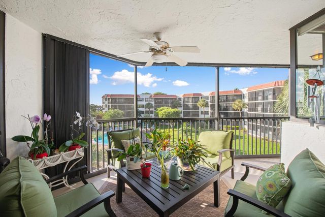 800 Jeffery Street 303, Boca Raton, FL 33487