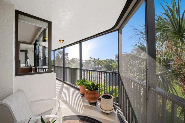 800 Jeffery Street 303, Boca Raton, FL 33487