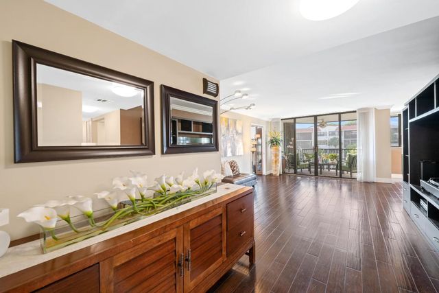 800 Jeffery Street 303, Boca Raton, FL 33487