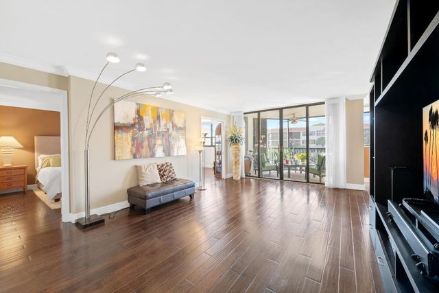 800 Jeffery Street 303, Boca Raton, FL 33487