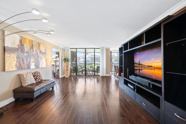 800 Jeffery Street 303, Boca Raton, FL 33487