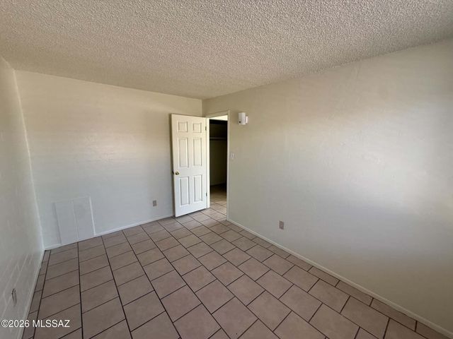 5433 E 30th St Apt E, Tucson, AZ 85711