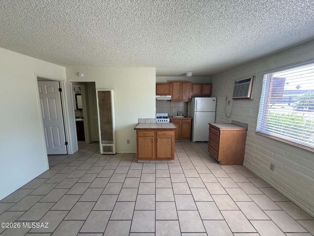 5433 E 30th St Apt E, Tucson, AZ 85711